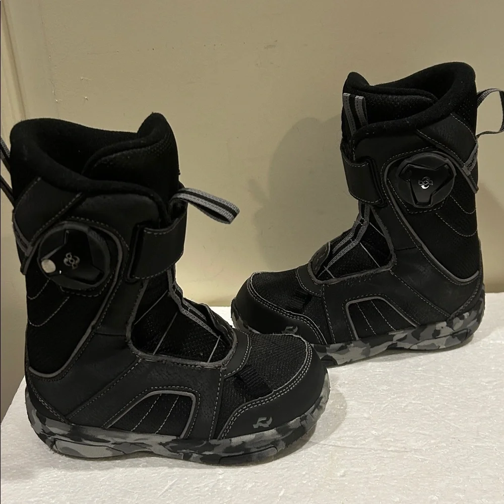 Ride Norris Boa Snowboard snow Boots camouflage outsole kids Size 11 black/grey